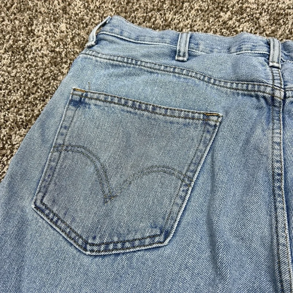 Vintage Levi's 550 Men's 38x32 Relaxed Fit Denim Light Wash